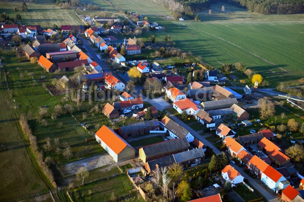 Luftaufnahme Senst - Dorfkern in Senst im Bundesland Sachsen-Anhalt, Deutschland