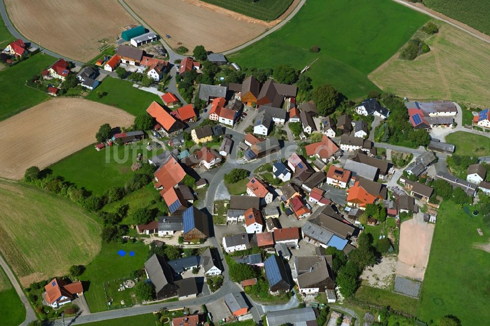 Seubersdorf aus der Vogelperspektive: Dorfkern in Seubersdorf im Bundesland Bayern, Deutschland