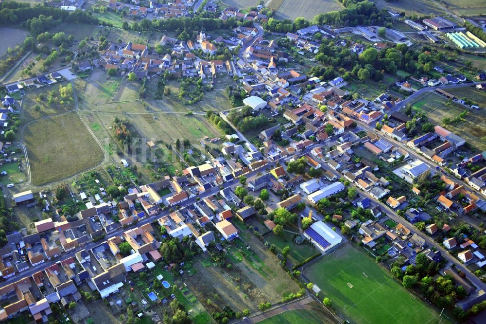 Luftaufnahme Tucheim - Dorfkern in Tucheim im Bundesland Sachsen-Anhalt, Deutschland