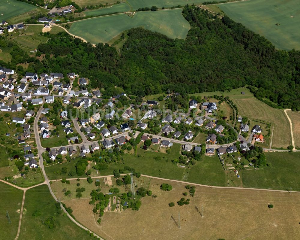 Udenhausen, Boppard aus der Vogelperspektive: Dorfkern in Udenhausen, Boppard im Bundesland Rheinland-Pfalz