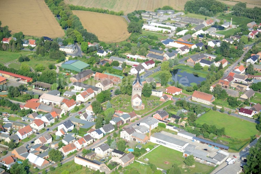 Weesow, Werneuchen aus der Vogelperspektive: Dorfkern in Weesow, Werneuchen im Bundesland Brandenburg