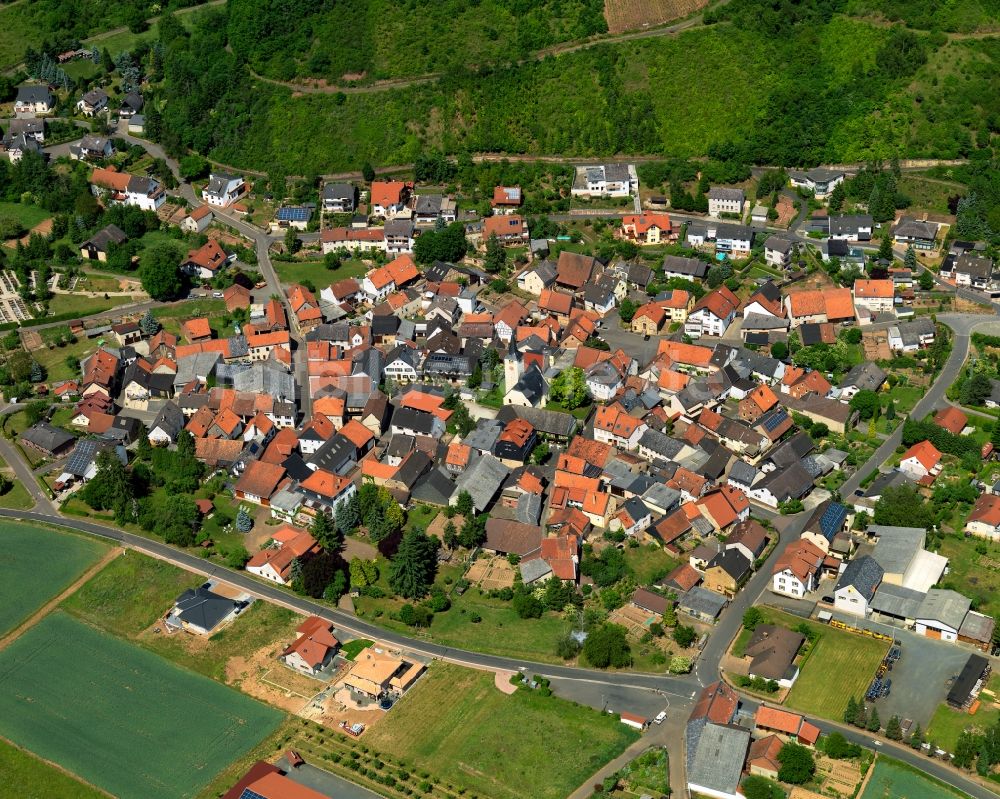 Weiler bei Monzingen von oben - Dorfkern in Weiler bei Monzingen im Bundesland Rheinland-Pfalz