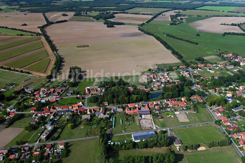 Zaatzke aus der Vogelperspektive: Dorfkern in Zaatzke im Bundesland Brandenburg, Deutschland