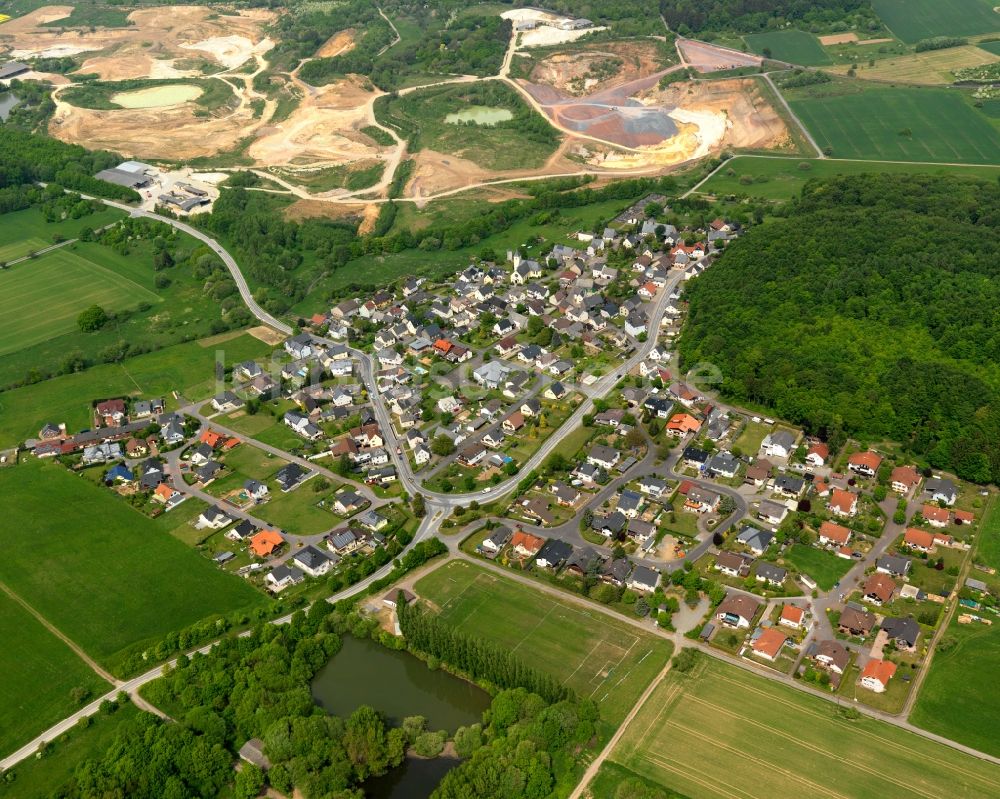 Zehnhausen bei Wallmerod von oben - Dorfkern in Zehnhausen bei Wallmerod im Bundesland Rheinland-Pfalz