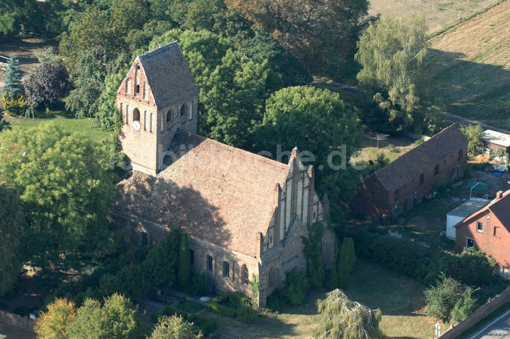 Luftbild Buckow bei Nennhausen - Dorfkirche in Buckow bei Nennhausen
