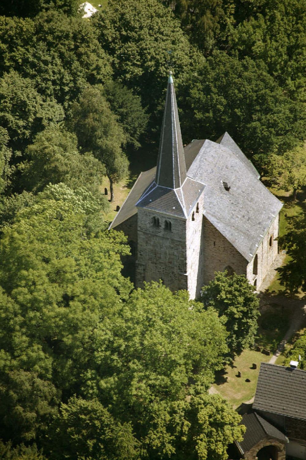 Bochum aus der Vogelperspektive: Dorfkirche Stiepel