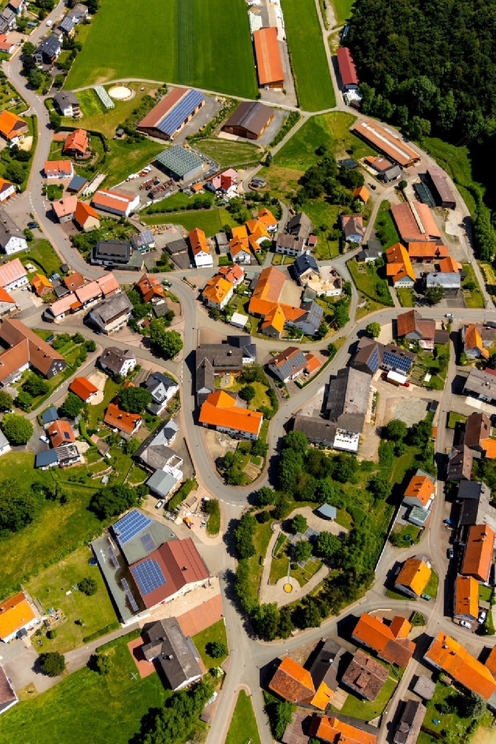 Luftaufnahme Eimelrod - Dorfmitte in Eimelrod im Bundesland Hessen, Deutschland