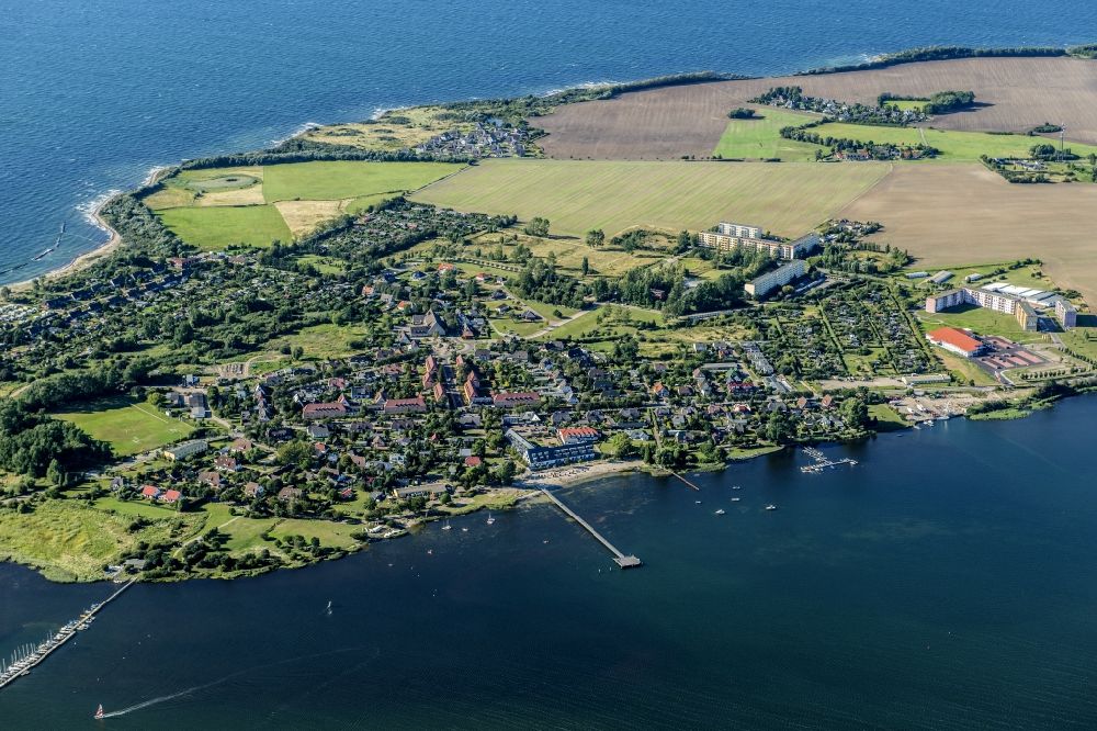 Luftbild Dranske - Dranske auf der Insel Rügen in der Ostsee im Bundesland Mecklenburg-Vorpommern