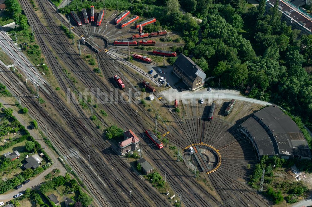 Luftaufnahme Bremen - Drehscheibe am Depot des Bahn- Betriebswerkes am Rangierbahnhof in Bremen, Deutschland