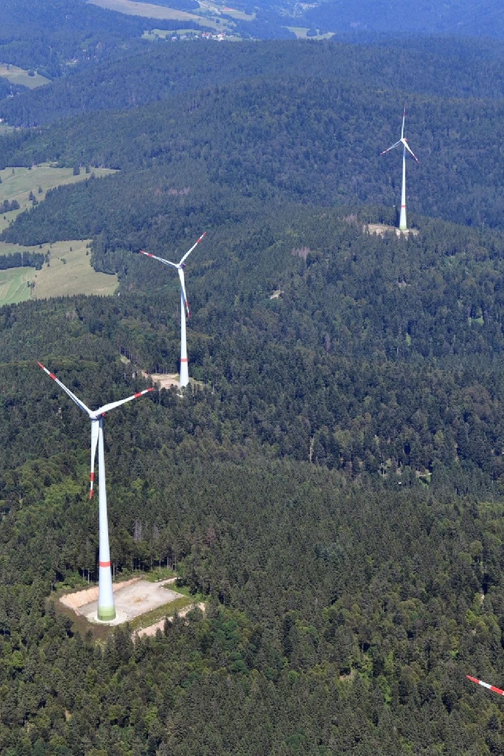Luftbild Schopfheim - Drei Windräder vom Windpark Rohrenkopf im Südschwarzwald auf dem Rohrenkopf im Schopfheimer Ortsteil Gersbach im Bundesland Baden-Württemberg
