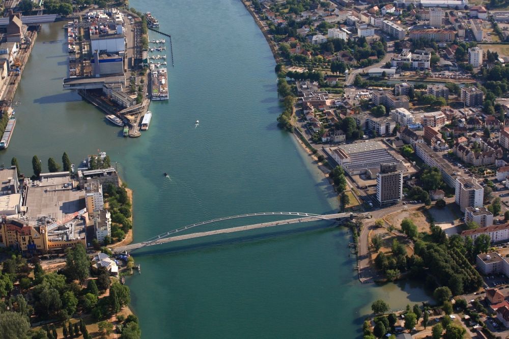 Weil am Rhein von oben - Dreiländereck und Dreiländerbrücke in Weil am Rhein im Bundesland Baden-Württemberg