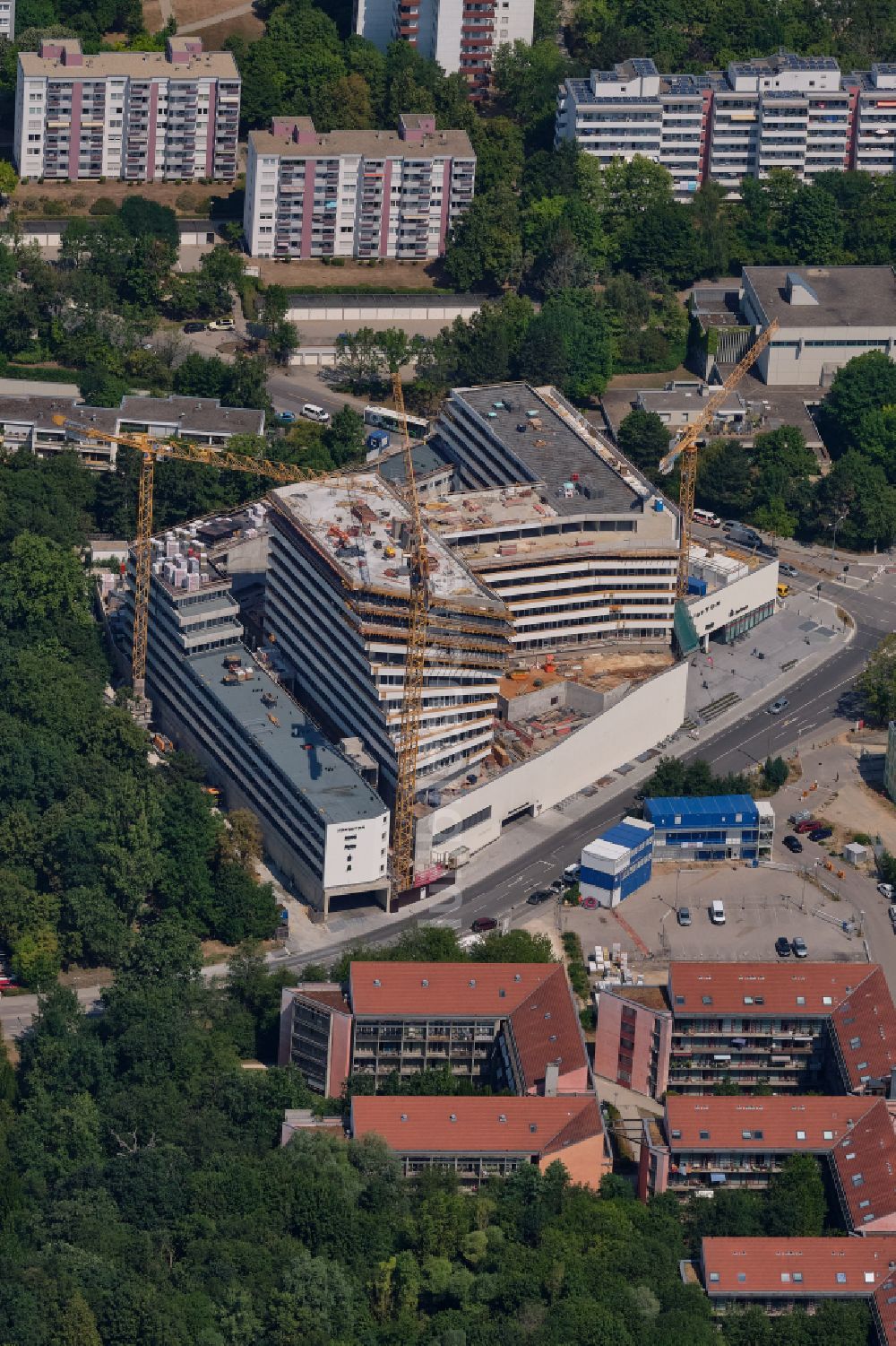 Luftbild Regensburg - Eckhaus- Baustelle zum Neubau eines Wohn- und Geschäftshauses Königstor in Regensburg im Bundesland Bayern, Deutschland