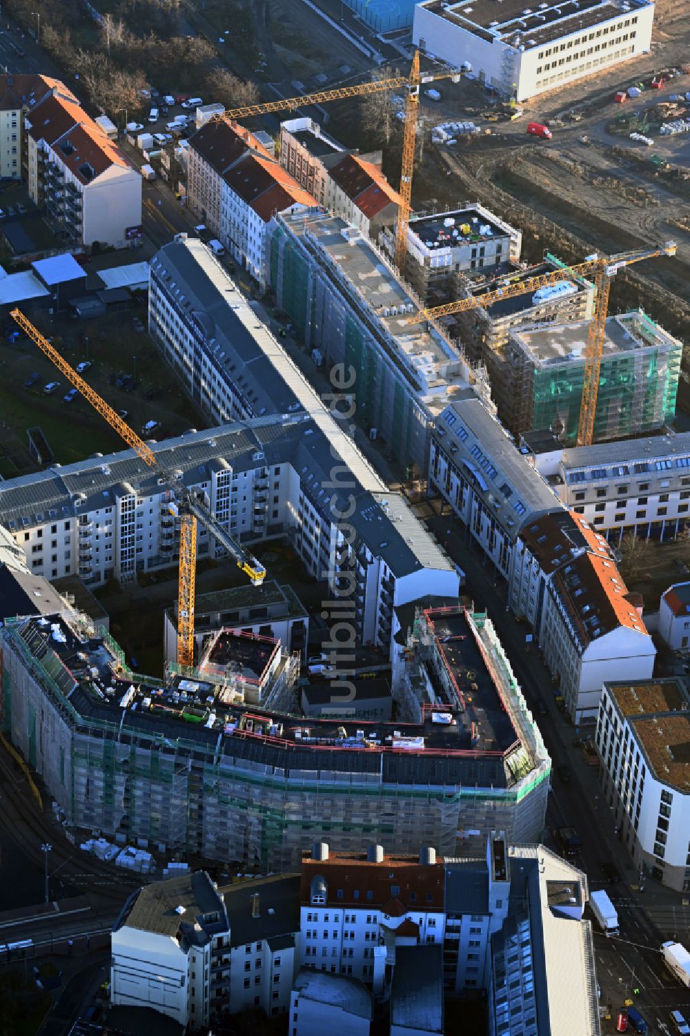 Leipzig von oben - Eckhaus- Baustelle zum Neubau eines Wohn- und Geschäftshauses in Leipzig im Bundesland Sachsen, Deutschland