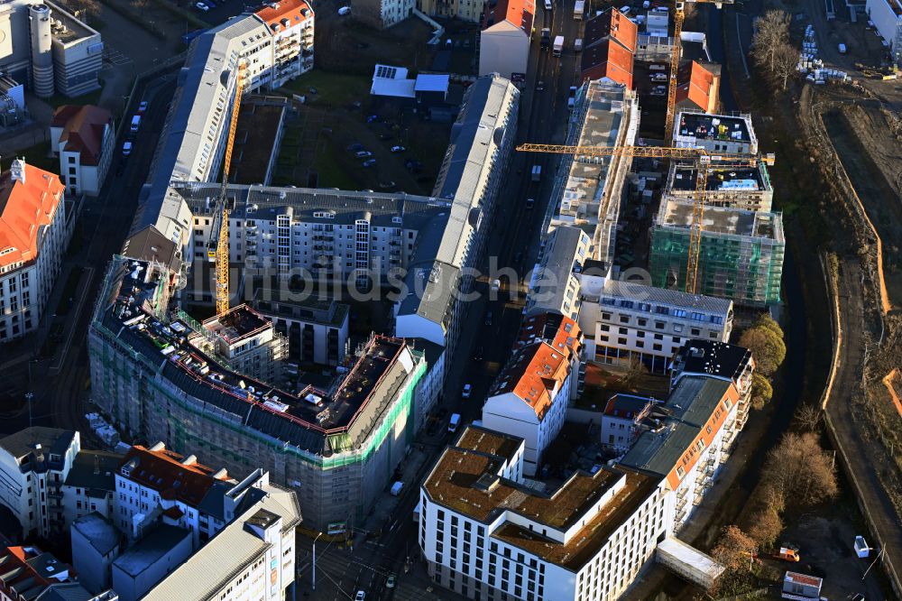 Leipzig aus der Vogelperspektive: Eckhaus- Baustelle zum Neubau eines Wohn- und Geschäftshauses in Leipzig im Bundesland Sachsen, Deutschland
