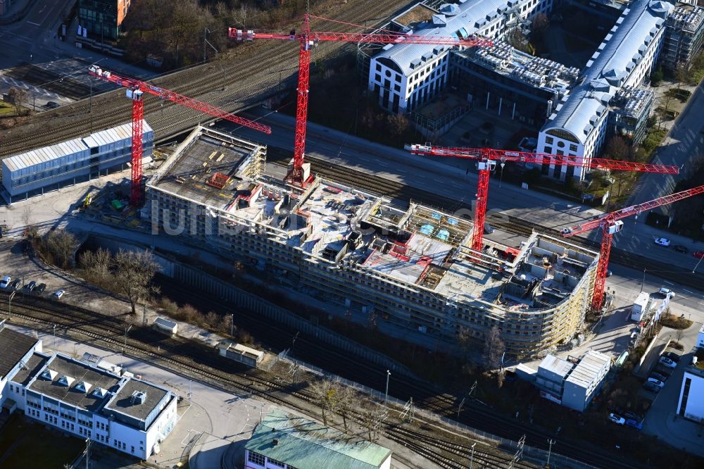 München von oben - Eckhaus- Baustelle zum Neubau eines Wohn- und Geschäftshauses im Ortsteil Laim in München im Bundesland Bayern, Deutschland