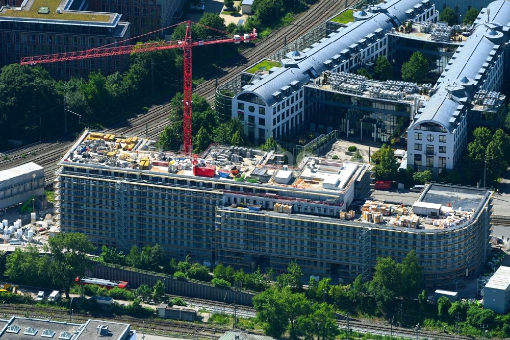 Luftbild München - Eckhaus- Baustelle zum Neubau eines Wohn- und Geschäftshauses im Ortsteil Laim in München im Bundesland Bayern, Deutschland