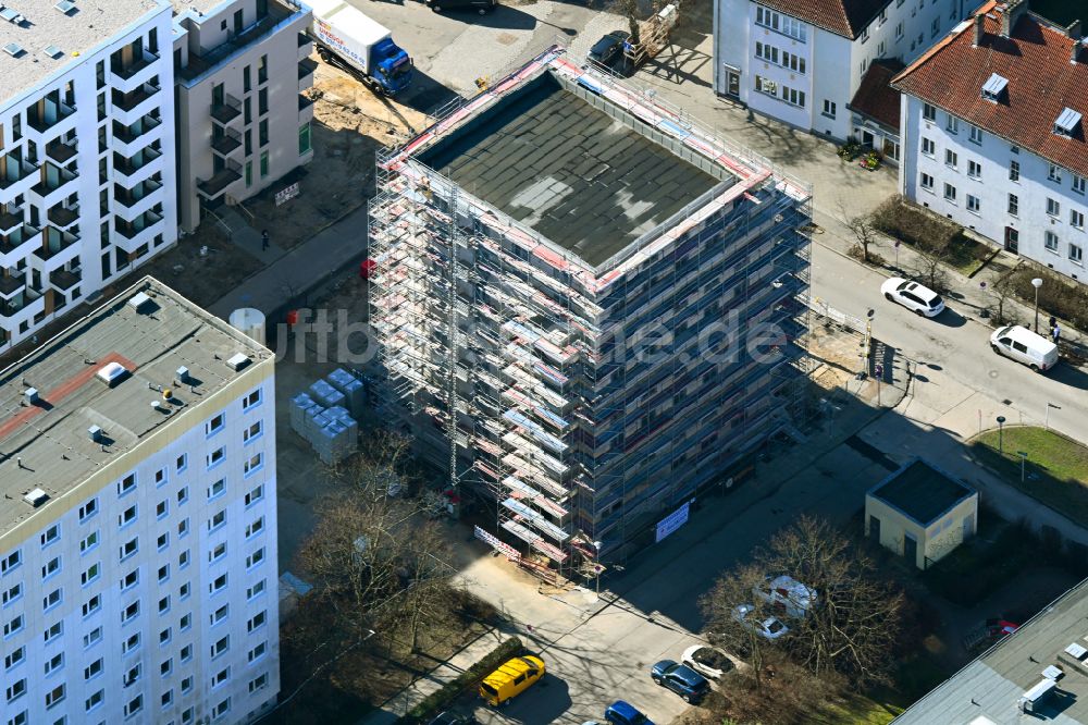 Luftbild Berlin - Eckhaus- Baustelle zum Neubau eines Wohn- und Geschäftshauses im Ortsteil Pankow in Berlin, Deutschland