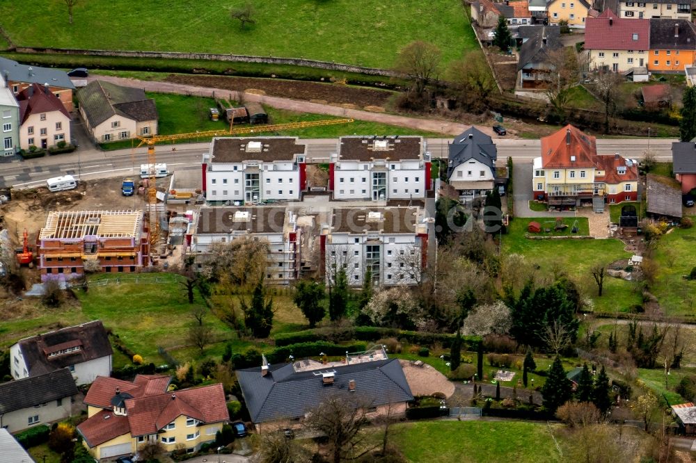 Luftbild Ettenheim - Eckhaus- Baustelle zum Neubau eines Wohnhauses Otto Stölker Strasse in Ettenheim im Bundesland Baden-Württemberg, Deutschland