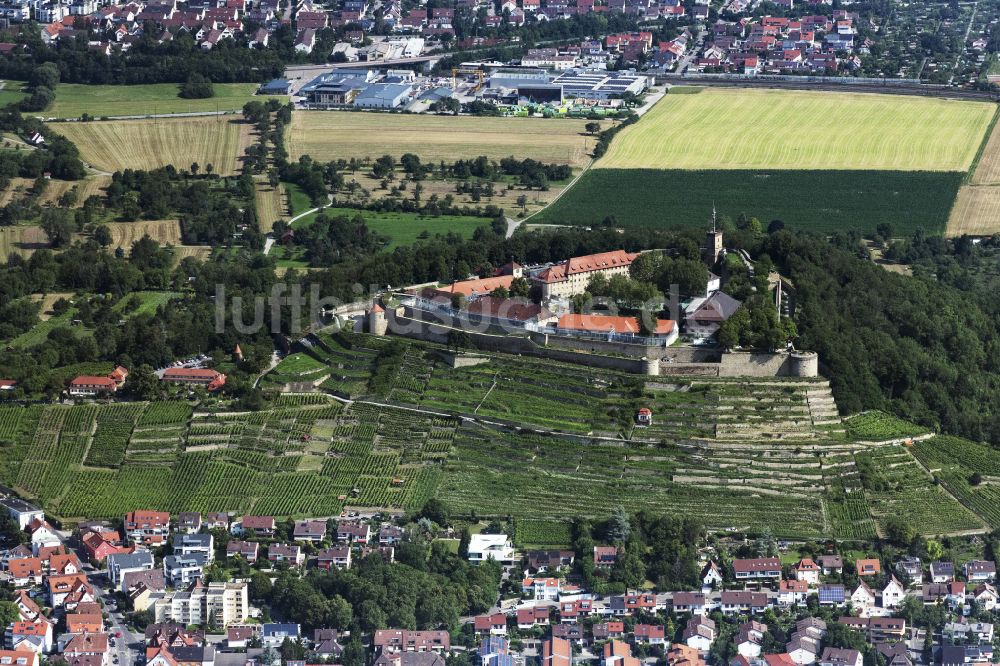 Asperg von oben - Ehemalige Festungsanlage heutiges Justizvollzugskrankenhaus Hohenasperg auf einem Weinberg in Asperg im Bundesland Baden-Württemberg, Deutschland