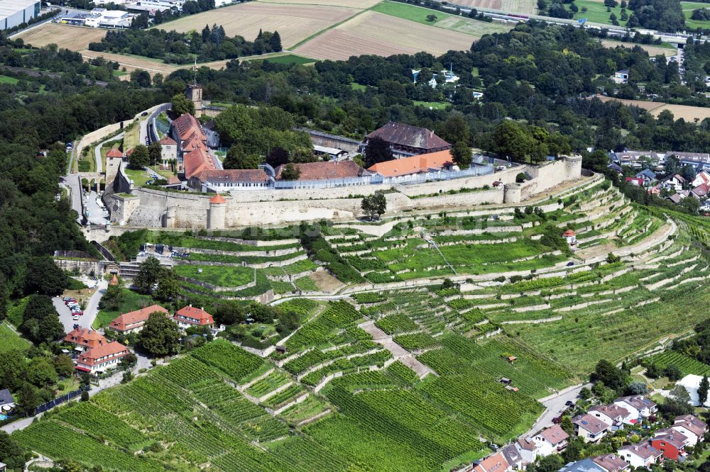 Luftbild Asperg - Ehemalige Festungsanlage heutiges Justizvollzugskrankenhaus Hohenasperg auf einem Weinberg in Asperg im Bundesland Baden-Württemberg, Deutschland