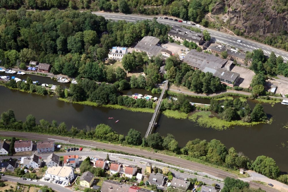 Luftaufnahme Lahnstein - Ehemalige Schleusenanlagen am Ufer der Wasserstraße Lahn in Lahnstein im Bundesland Rheinland-Pfalz, Deutschland