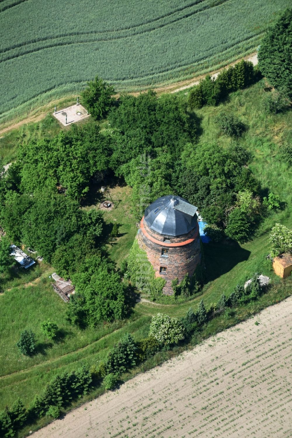 Luftbild Baalberge - Ehemalige Windmühle in Baalberge im Bundesland Sachsen-Anhalt