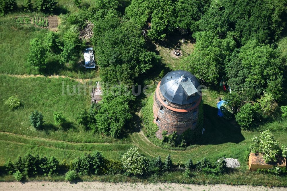 Luftaufnahme Baalberge - Ehemalige Windmühle in Baalberge im Bundesland Sachsen-Anhalt