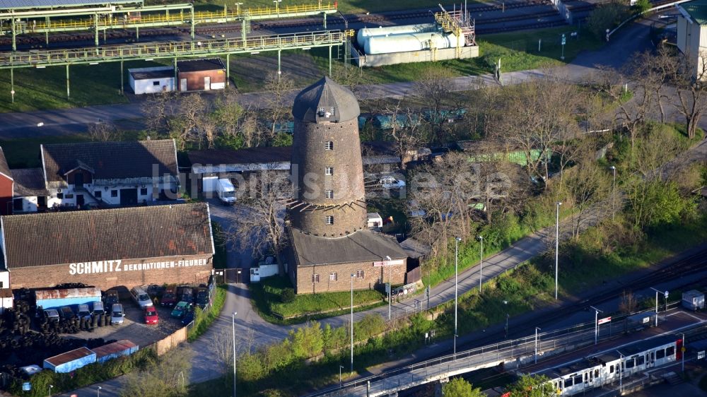 Köln aus der Vogelperspektive: Ehemalige Windmühle in Godorf im Bundesland Nordrhein-Westfalen, Deutschland