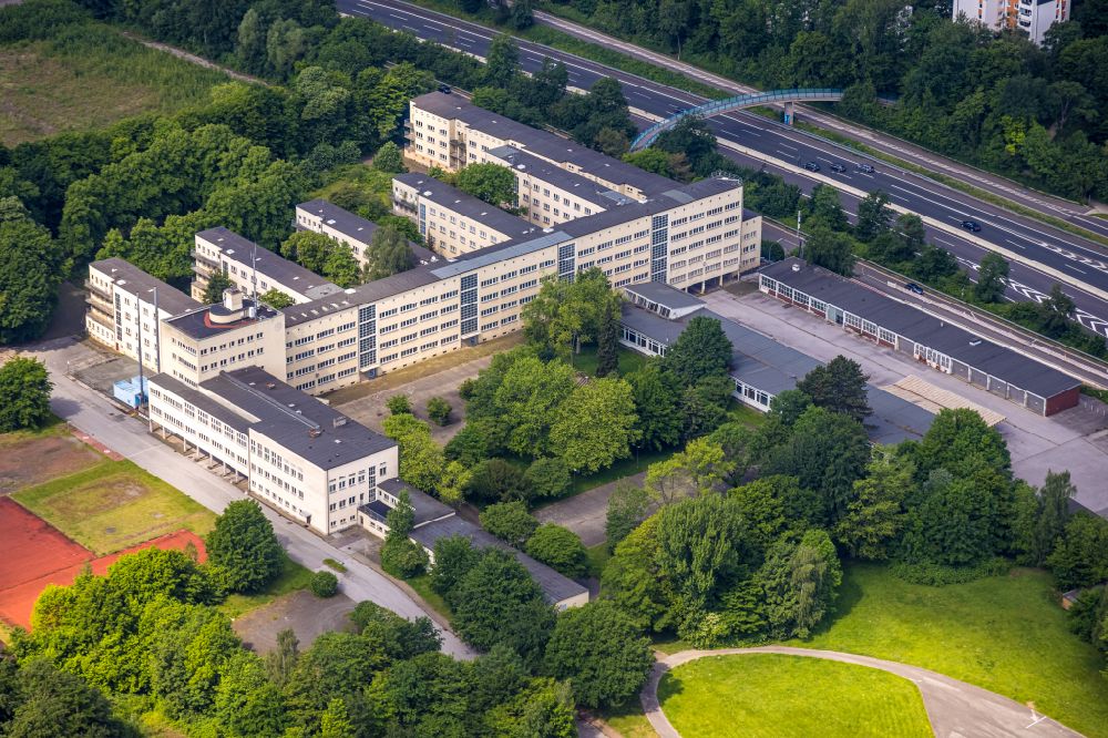 Luftaufnahme Essen - Ehemaliger Gebäudekomplex der Polizei im Ortsteil Bredeney in Essen im Bundesland Nordrhein-Westfalen, Deutschland