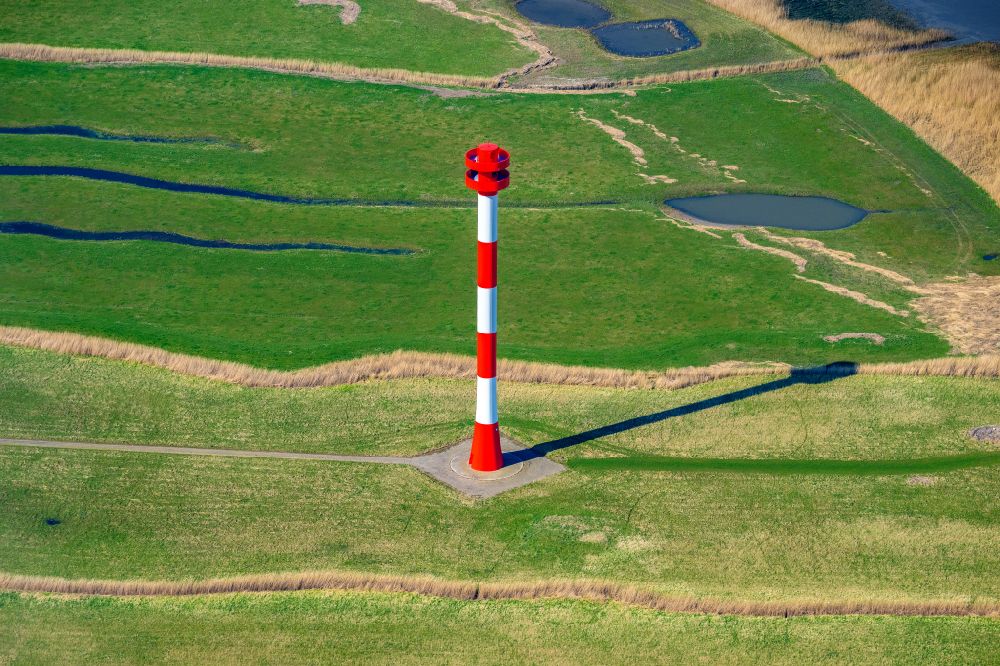 Luftaufnahme Balje - Ehemaliger Leuchtturm und Oberfeuer- Seefahrtszeichen an der Elbe in Balje im Bundesland Niedersachsen, Deutschland
