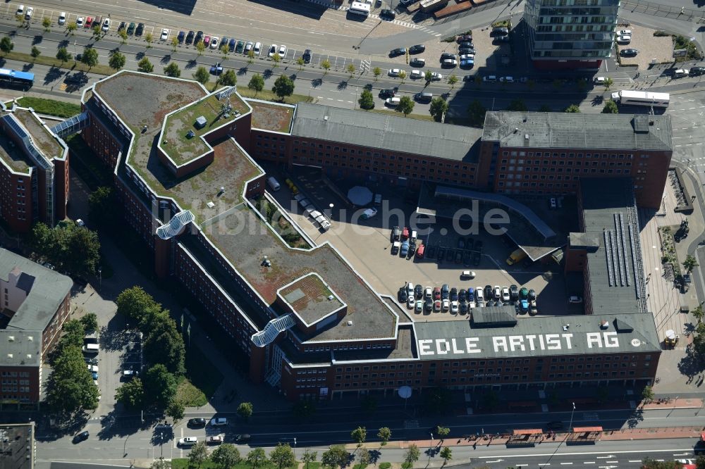 Kiel von oben - Ehemaliges Hauptpostgebäude mit der Stadtgalerie in Kiel im Bundesland Schleswig-Holstein