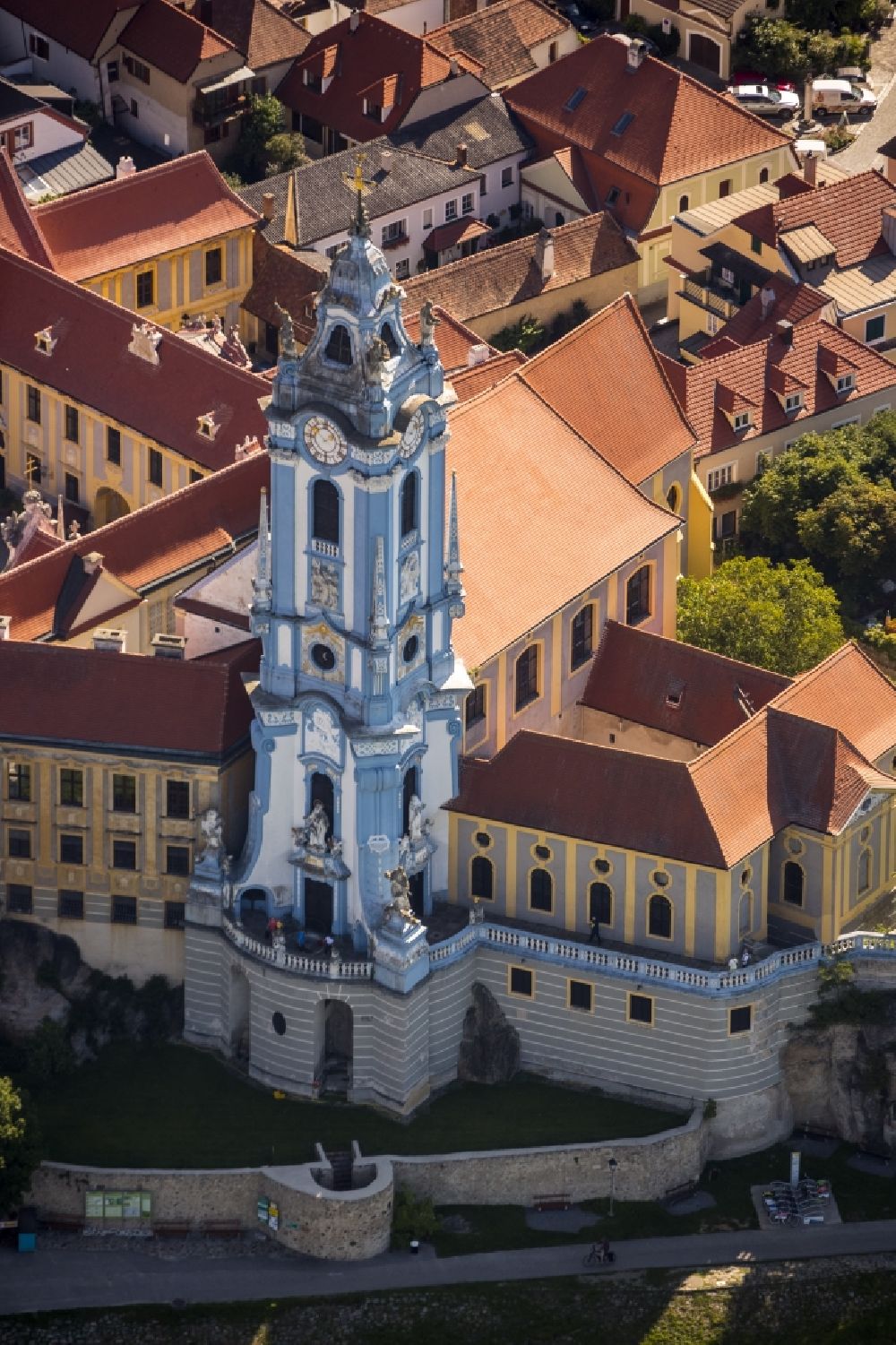 Luftaufnahme Wachau OT Dürnstein - Ehemaliges Kloster Stift Dürnstein in Wachau in Niederösterreich in Österreich