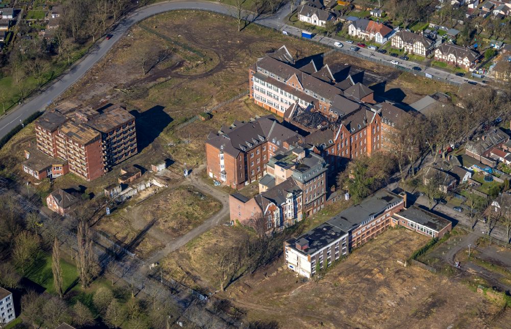 Duisburg von oben - Ehemaliges Krankenhaus St. Barbara-Hospital in Duisburg im Bundesland Nordrhein-Westfalen, Deutschland