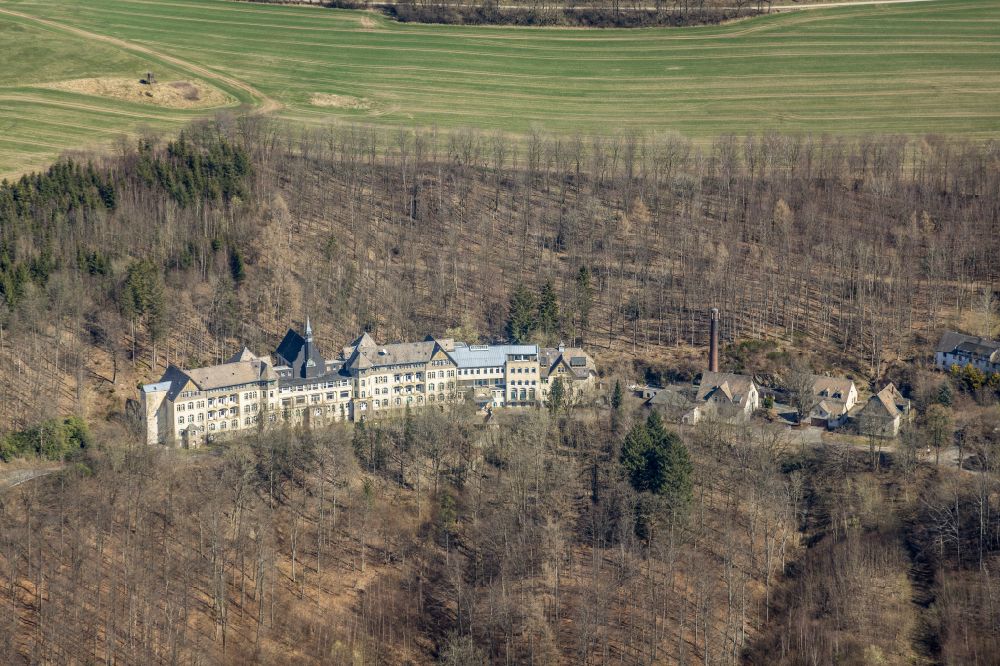 Luftbild Meschede - Ehemaliges Krankenhaus Knappschaftskrankenhaus in Meschede im Bundesland Nordrhein-Westfalen, Deutschland
