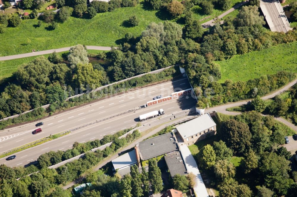 Karlsruhe von oben - Ein- und Ausfahrt des Edeltrud Tunnel der Südtangente im Ortsteil Beiertheim - Bulach in Karlsruhe im Bundesland Baden-Württemberg