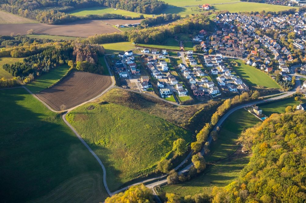 Luftbild Herdringen - Einfamilienhaus- Siedlung Am Spielberg in Herdringen im Bundesland Nordrhein-Westfalen, Deutschland