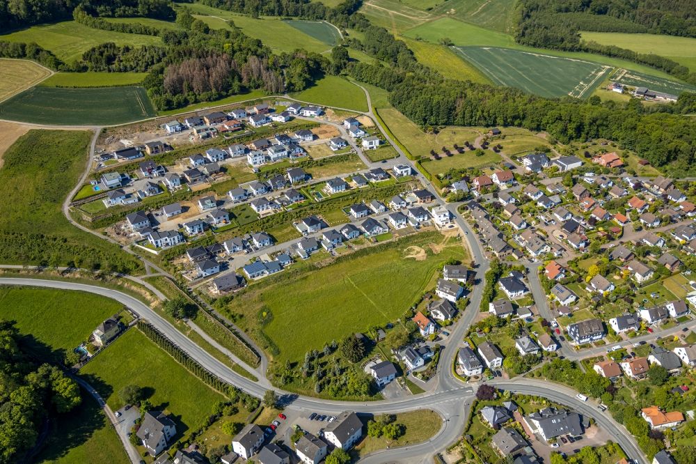 Luftbild Herdringen - Einfamilienhaus- Siedlung Am Spielberg in Herdringen im Bundesland Nordrhein-Westfalen, Deutschland