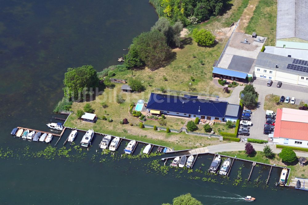 Luftaufnahme Rüdersdorf - Einfamilienhaus am Ufer des Hohler See in Rüdersdorf im Bundesland Brandenburg, Deutschland