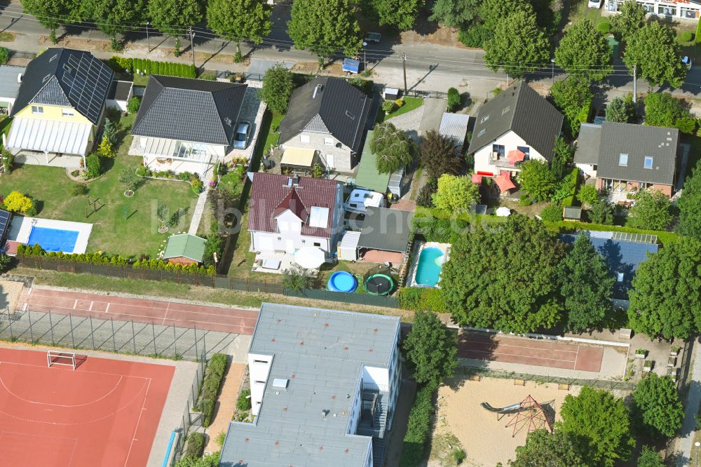 Luftbild Berlin - Einfamilienhäuser mit Gärten Bergedorfer Straße an der in Berlin, Deutschland