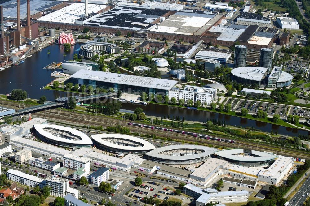 Wolfsburg aus der Vogelperspektive: Einkaufs- Zentrum Designer Outlets in Wolfsburg im Bundesland Niedersachsen, Deutschland
