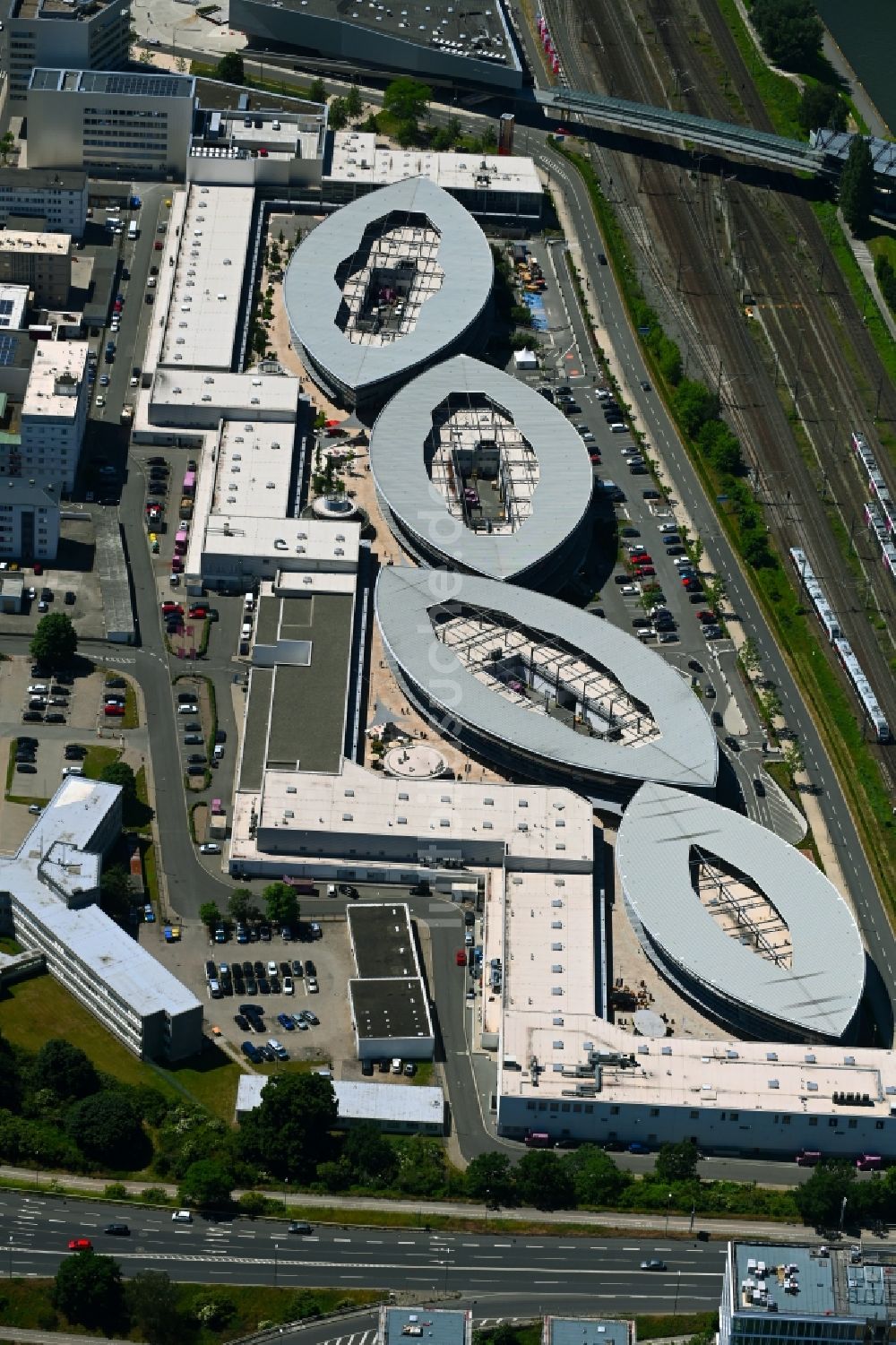 Luftaufnahme Wolfsburg - Einkaufs- Zentrum Designer Outlets in Wolfsburg im Bundesland Niedersachsen, Deutschland