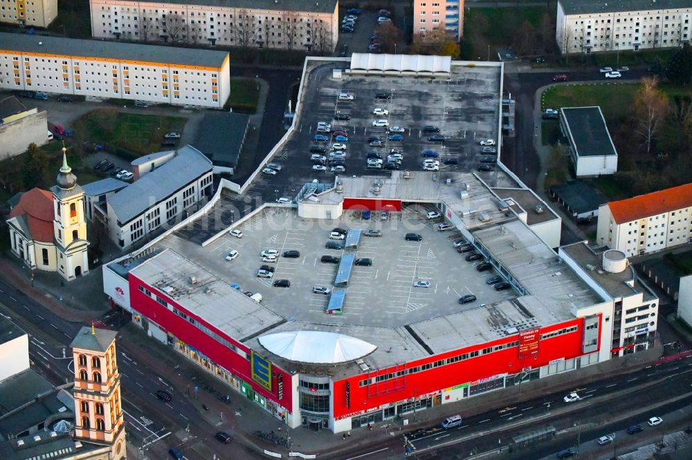 Luftaufnahme Dessau - Einkaufs- Zentrum Dessau-Center in Dessau im Bundesland Sachsen-Anhalt, Deutschland