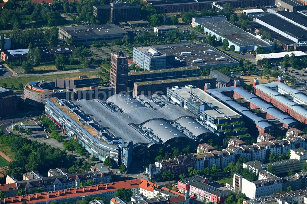 Luftbild Berlin - Einkaufs- Zentrum Hallen am Borsigturm im Ortsteil Reinickendorf in Berlin, Deutschland