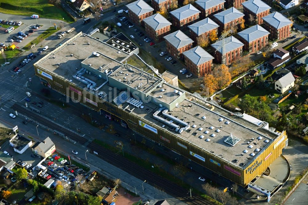 Luftbild Berlin - Einkaufs- Zentrum Hansa Center Berlin im Ortsteil Hohenschönhausen in Berlin, Deutschland