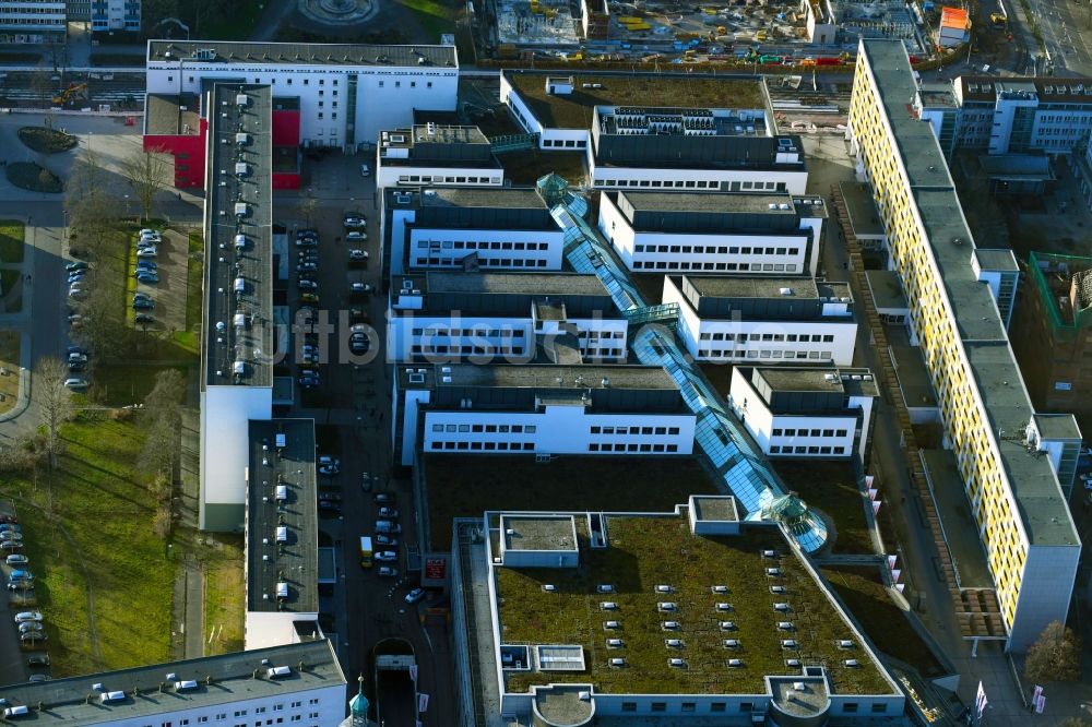 Luftbild Dessau-Roßlau - Einkaufs- Zentrum Rathaus-Center Dessau an der Kavalierstraße in Dessau-Roßlau im Bundesland Sachsen-Anhalt, Deutschland