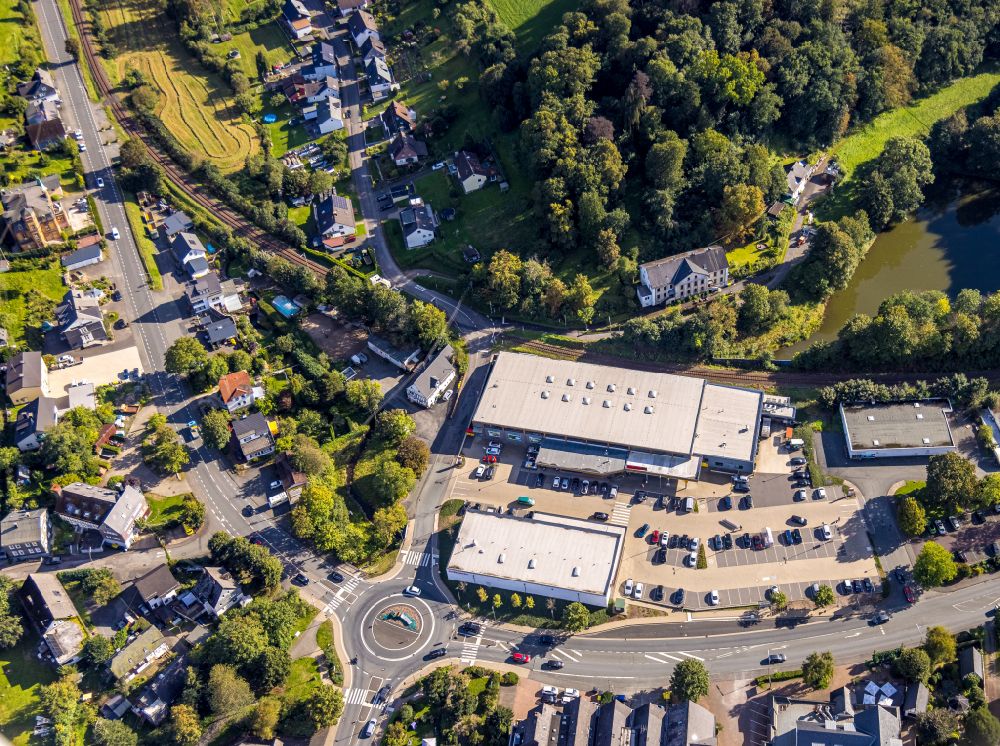 Luftbild Hilchenbach - Einkaufs- Zentrum an der Sterzenbacher Straße in Hilchenbach im Bundesland Nordrhein-Westfalen, Deutschland