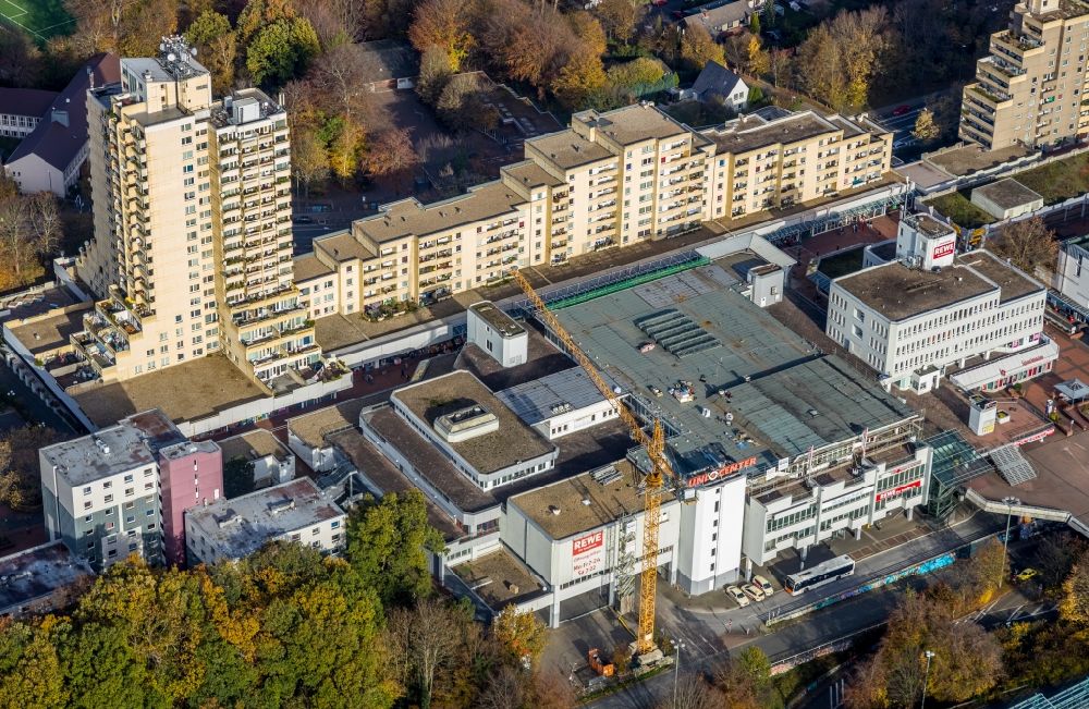 Bochum von oben - Einkaufs- Zentrum Uni-Center im Ortsteil Querenburg in Bochum im Bundesland Nordrhein-Westfalen, Deutschland