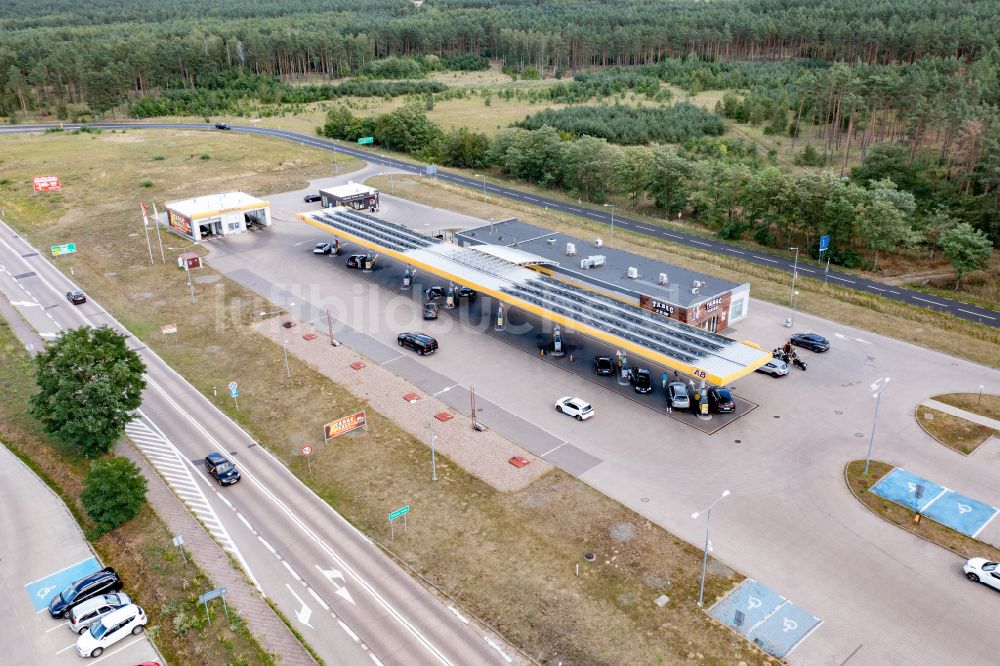 Luftaufnahme Niederwutzen - Einkaufszentrum bei Osinow Dolny in Westpommern Polen