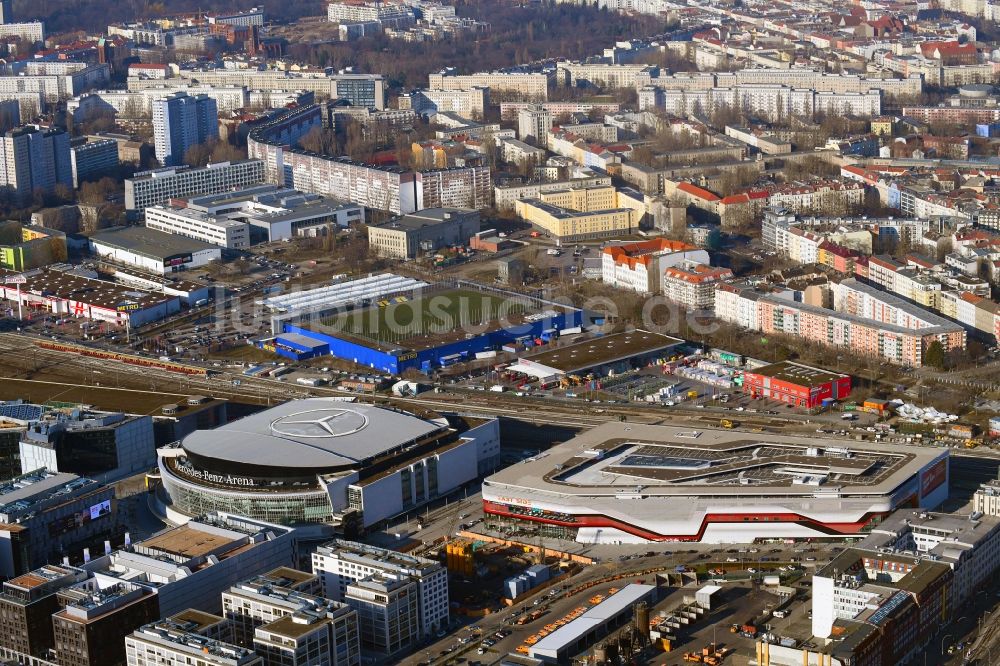 Luftbild Berlin - Einkaufszentrum East Side Mall auf dem Anschutz - Areal im Friedrichshain in Berlin, Deutschland