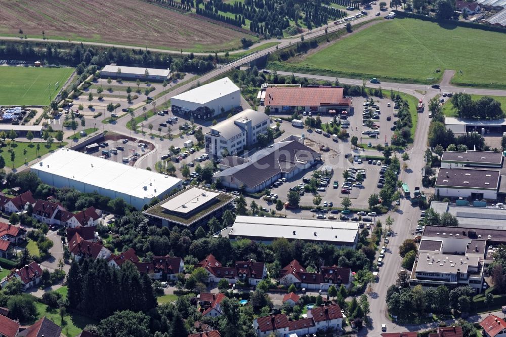 Luftbild Neuried - Einkaufszentrum und Gewerbegebiet am Hainbuchenring in Neuried im Bundesland Bayern
